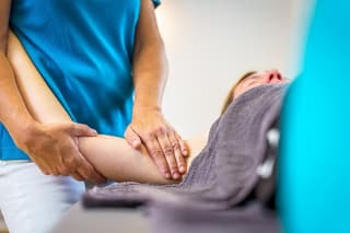 Lymphedema Treatment in Riyadh: Symptoms, Manual Lymphatic Drainage Massage & Home Care Guide